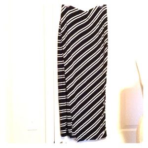 White House Black Market skirt